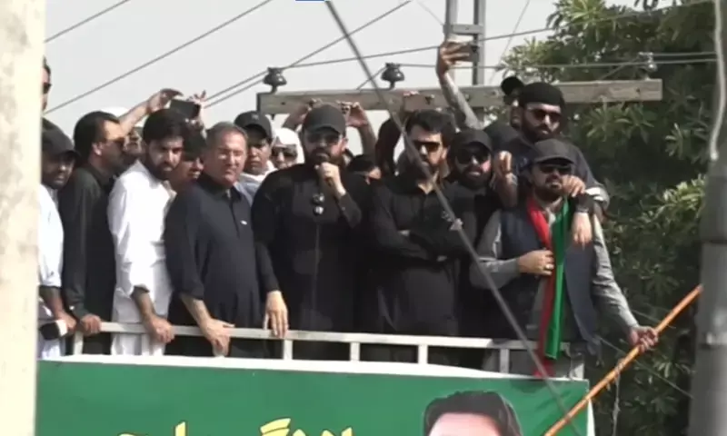 PTI long march: After Karak address, KP CM's convoy departs for Kohat