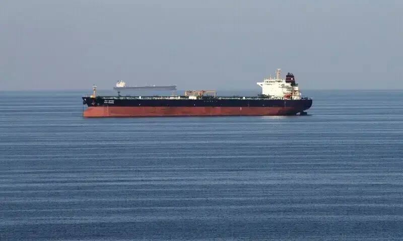 Two ships sink near Hormuz after being hit by projectiles
