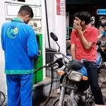 Govt reduces petrol price by Re0.66 per litre, raises high-speed diesel rate by Re0.52