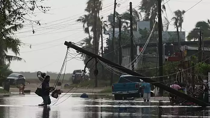 Flooding and destruction as Hurricane Polo hits Mexico