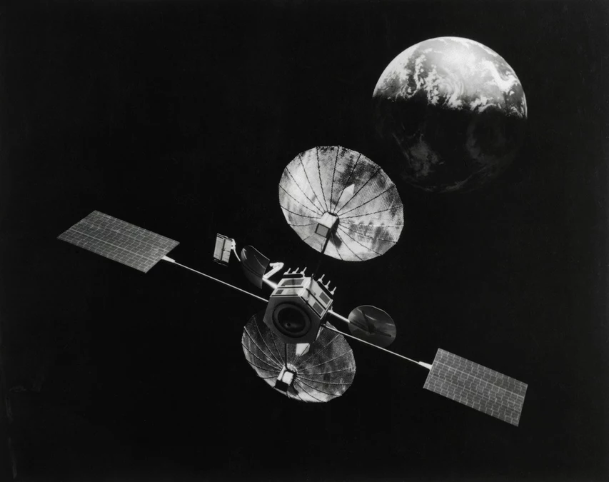 
				US Space Force Confirms Mystery Break Up of Cold War-Era 'Spy Satellite'
			