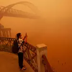 Indonesians urge Singapore, Malaysia to sue Jakarta as haze blankets region