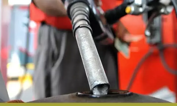 Govt slashes petrol price by Rs5.16 per litre, high-speed diesel rate by Rs7.69