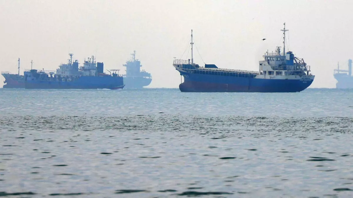 Container ship sinks in Strait of Hormuz as Iran steps up attacks
