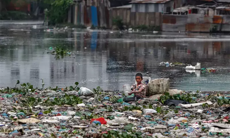 Bangladesh’s rivers of ‘plastic’
