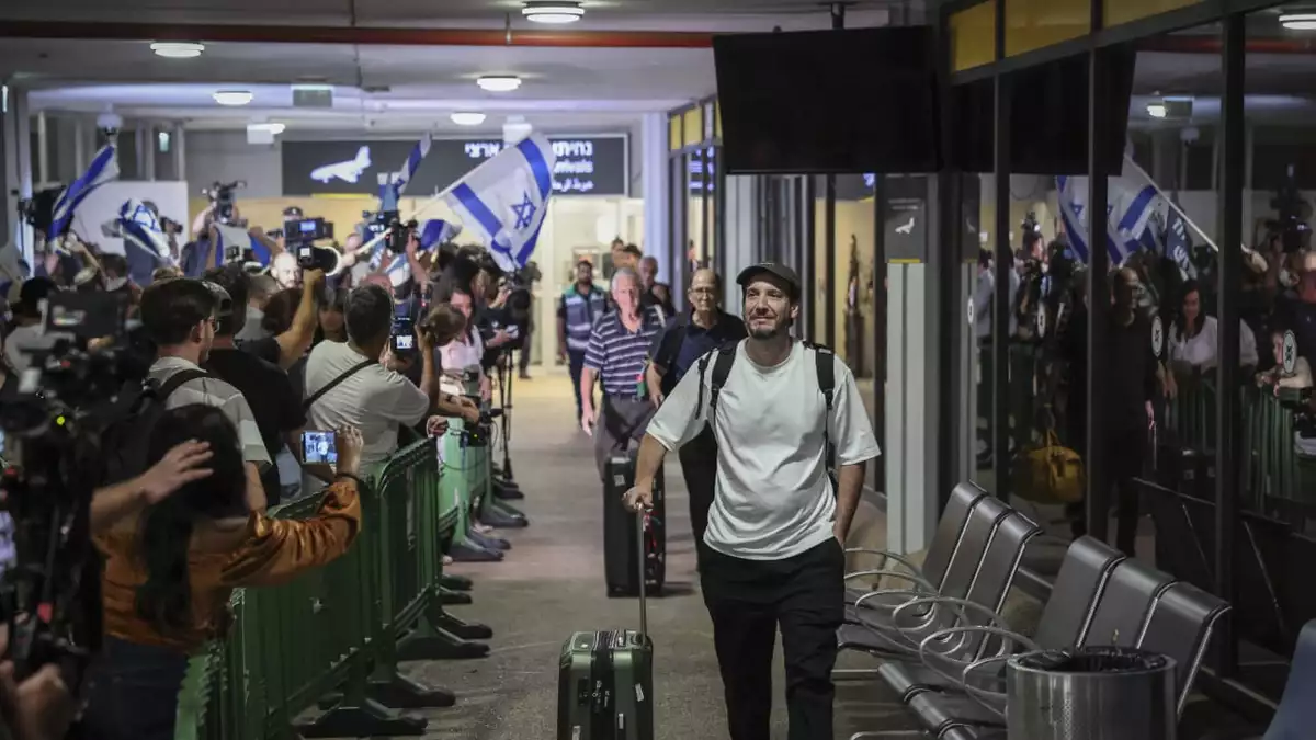 Jewish communities worldwide under heightened threat after flydubai attack