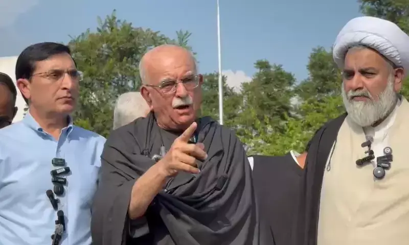Achakzai draws Balochistan parallel as he flays Centre over governor's rule in KP