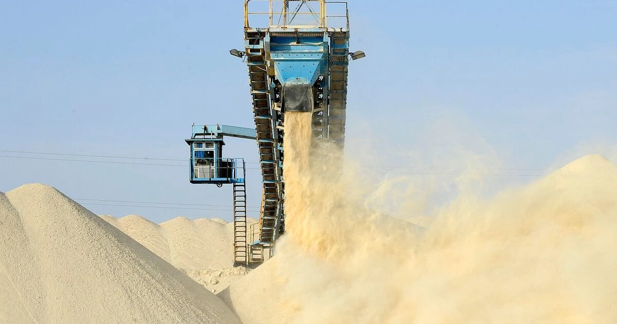 Morocco’s phosphate giant opens its doors to foreign investors as Iran war squeezes finances