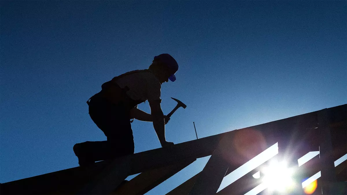 Florida Roofer Says His Boss Refused Overtime Pay. Asking Again Allegedly Got Him Fired