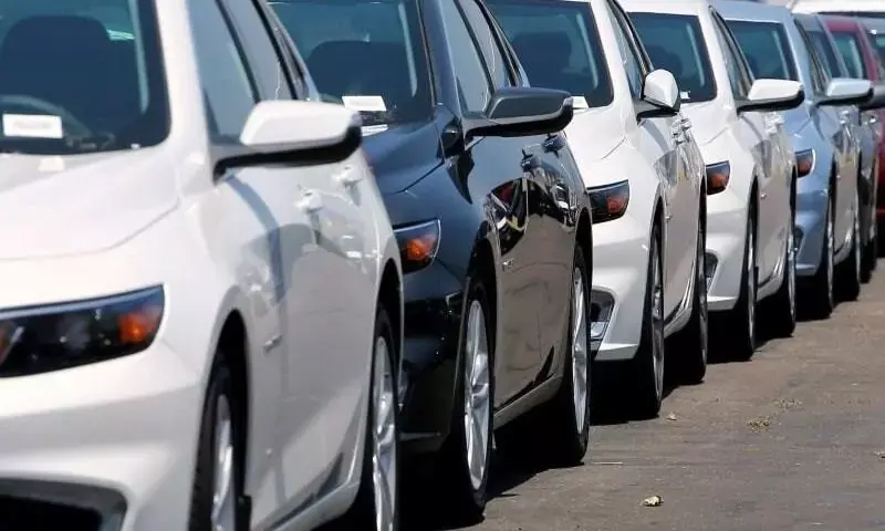 Auto loans rise despite sales slump
