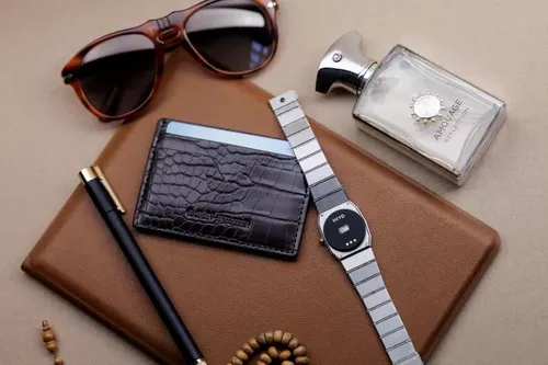 Health Tracker Watch: Hiyd Attaches to the Watch You Wear